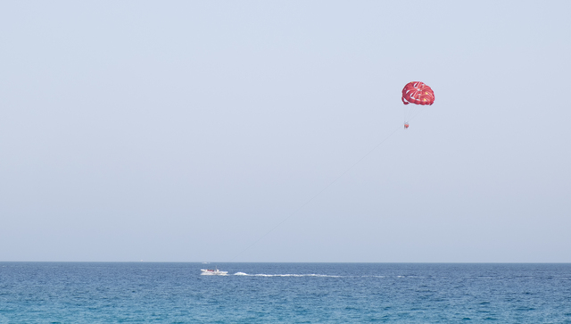 Parasailing a Cefalù