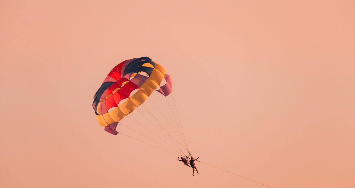 Parasailing a Cefalù