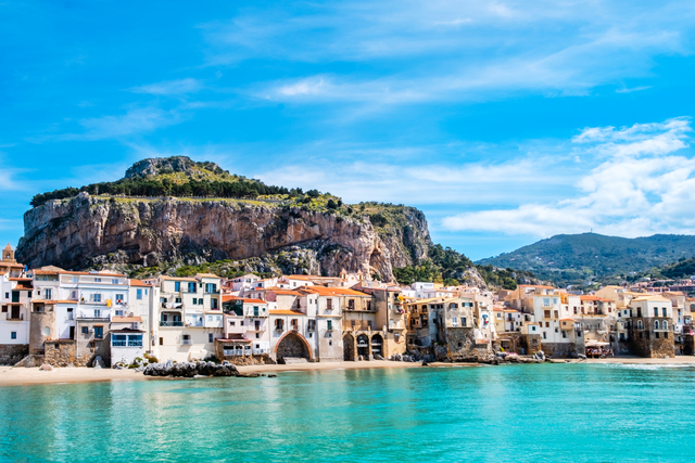 Parasailing a Cefalù