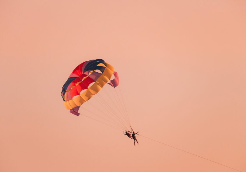 Parasailing a Cefalù